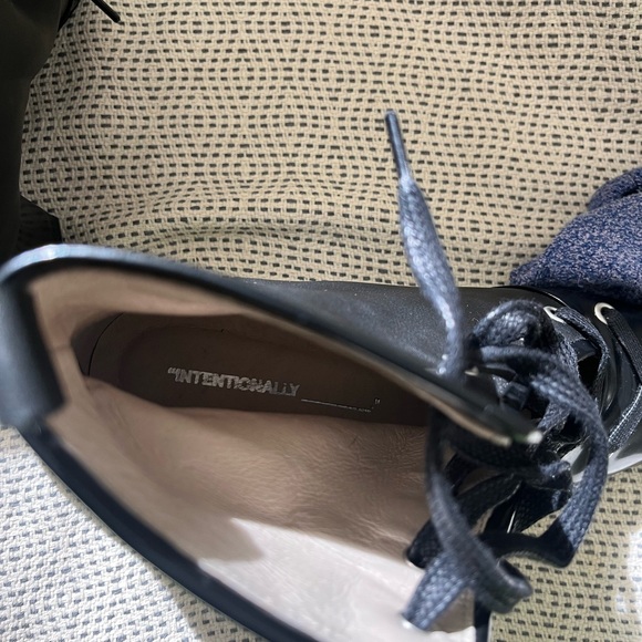 Intentionally Blank Black Lace-Up Ankle Boots - Picture 4 of 6